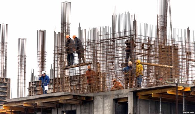 Kriza trondit ekonomine: Treguesi i besimit shenon renie ne industri, ndertim e tregti